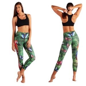 Yoga Democracy Capri Leggings in Tropical Escape Sz XL